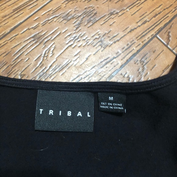 Black ruffled tank - Picture 4 of 4